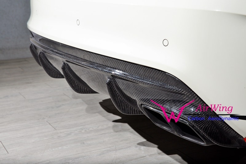 W117 - CLA45 facelif style Carbon Rear Diffuser 05